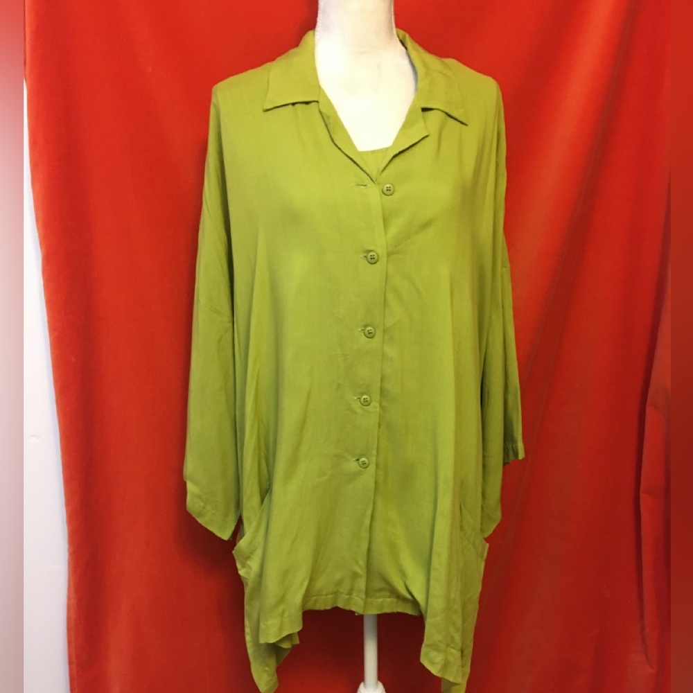 Cygne Design by Dianne B tunic twin set bright green large